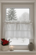 Weiße Scheibengardinen