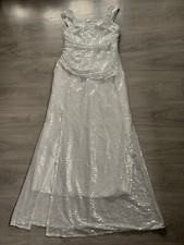 Langes Kleid silber glänzend