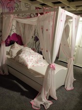 Princess white bed with curtains for girls 90x 120, almost new. Very good brand