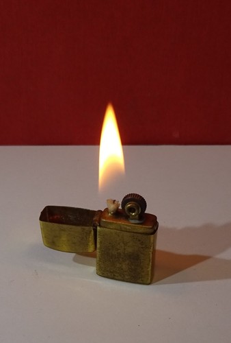Altes miniatur sturmfeuerzeug - altes,