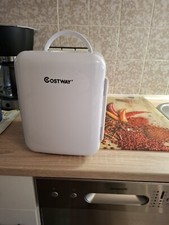 Mini Kühlschrank Ideal Für Kleine Cola Dosen Oder Ähnliches. Voll Funktionsfähig