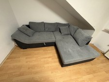 Graues Sofa L-Form mit