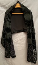 SCHAL AUS BREITSCHWANZ UND