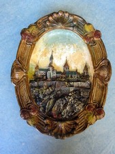 Antiker Keramik Relief Wandteller erhabenes Motiv Schloss farbig vor 1900