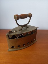 Altes Kohle-Bügeleisen Holzgriff Sehr gut erhalten Messing Antik