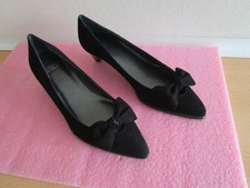 Stuart Weitzman Damen Pumps schwarz mit Schleife in Größe 38,5