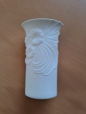 Kaiser Bauchvase: Ein Relikt der 70er - Biskuitporzellan weiß 15cm - M.Frey