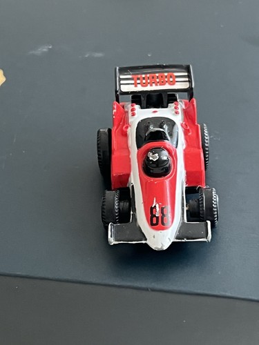 Kleiner rennwagen modellauto - kleiner,