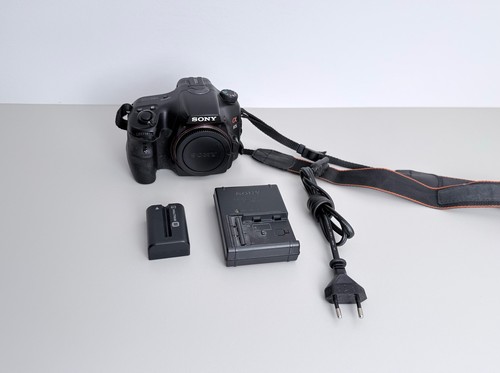 Sony 65 body - α,
