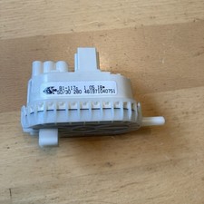 Bauknecht Whirlpool Indesit Niveauschalter 481227128382 C00337540  461971040751