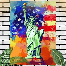 Freiheitsstatue mit USA Flagge