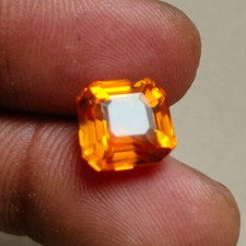 Orangefarbener Saphir