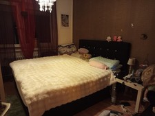 Boxspringbett,Ganz Saubere Matratzen,Eine etwas dünner,leichte Kratzspuren Stoff