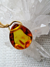 klarer honiggoldener Bernstein- Kettenanhänger, Gr. 2,5 x 2 cm