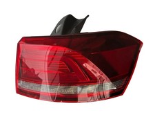 Rückleuchte Heckleuchte hinten außen rechts VW Passat Variant 3G B8