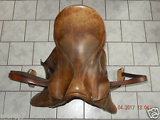 STÜBBEN Parzival Dresursattel (VSD)aus Echte LEDER mit Steigbügel,Sitz 17,5Zol l