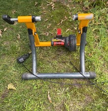 ELITE Fluid Drive Fahrradtrainer Rollentrainer gelb