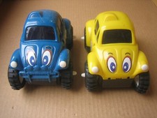 VW Käfer mit Motor Batteriebetrieben gelb+blau Dickie ? Länge ca. 9cm Konvolut
