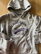 3 Pullover und 1 T-Shirt für