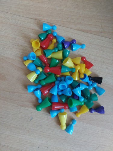 Spielfigur konvolut rot blau - rot,
