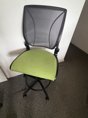 Humanscale diffrient world - humanscale,