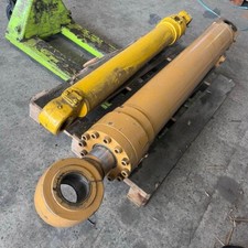 Furukawa 1264040H91 Vorschubzylinder 650E Auge-Auge=192cm Hub≈125cm AußenØ=21cm