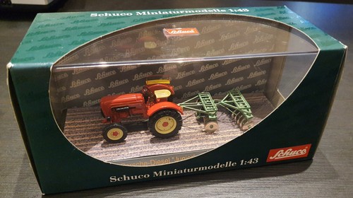 Traktor modell schuco - traktor,