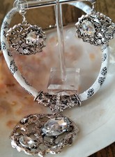 Schmuck Set weiß sw