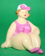 Dekoration Figur Bade Urlauberin stitzend 6,3cm h Urlaub Strand Polyresin