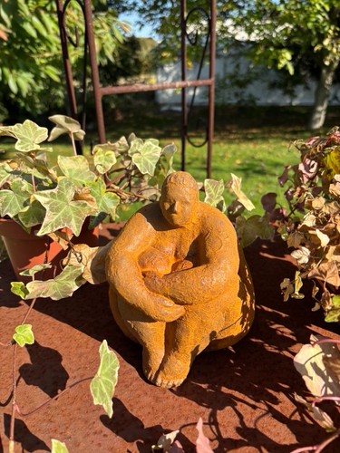 Sitzende dicke dame gusseisen - sitzende,