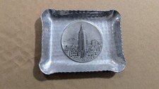 VINTAGE ALPHA SWITZERLAND Ascher / Schale Empire State Building Aluminium 50s