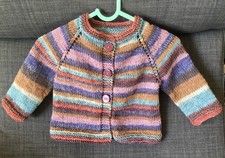 Kunterbunte Baby Strickjacke -