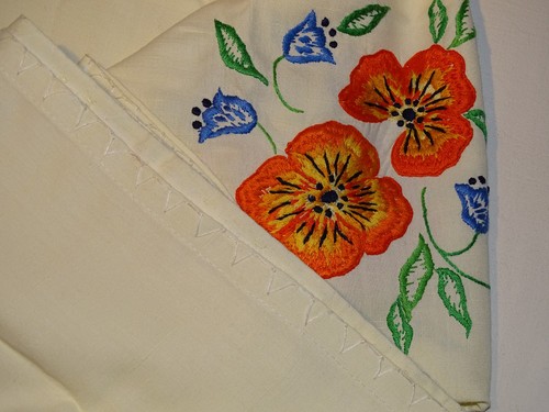 Tischdecke creme mit stickerei - tischdecke,