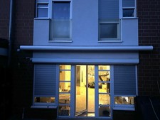 Elektrische Vollkassettenmarkise Gelenkarmmarkise 450x300 CM Weiß, Top Zustand