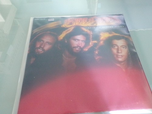 Bee gees spirits - –, having