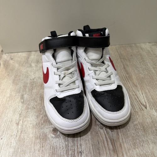 Nike court borough - court,