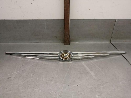 55370000aa emblem chrysler - 55370000aa,