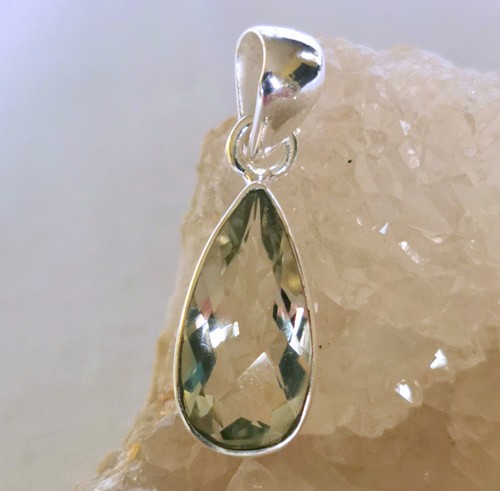 Anhänger mit prasiolith - anhänger,