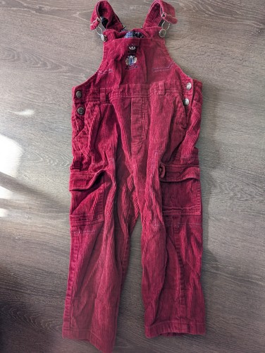Dunkelrote latzhose 104 - latzhose,