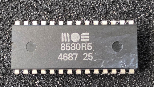 Mos 8580 commodore - mos,