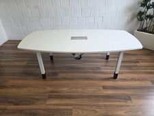 Steelcase Besprechungstisch