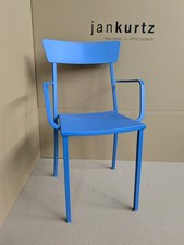 NEWTOWN Armlehnstuhl Stahlrohr matt Blau Jan Kurtz