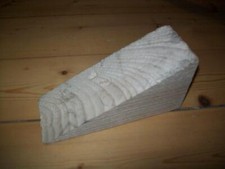 Holzkeil ca. 18 cm lang (B)