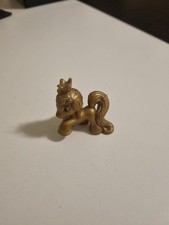 Goldenes Filly Pferd