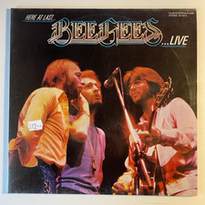 66 332 8 Bee Gees Here At Last