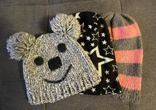 3 Mützen im Set, Bommel