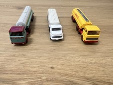 3x Wiking Tankwagen, 2x Mercedes Shell Und Esso Und Ein Scania Feigen