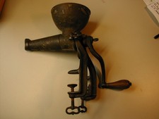 Antiker Fleischwolf Beerenpresse Entsafter Ölmühle Gußeisen