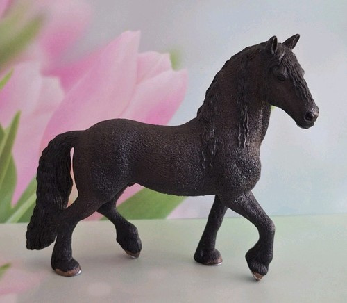 Schleich 13667 friesen hengst - schleich,