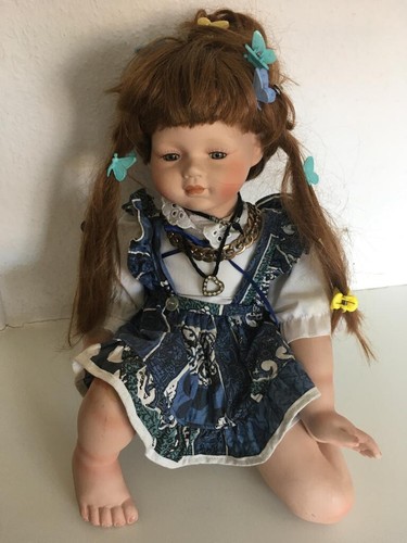 Porzellanpuppe sitzent w - ,
